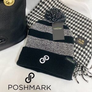 Poshmark Pom-Pom Swag Black & Gray Embroidered Logo Knit Beanie Perfect NWOT